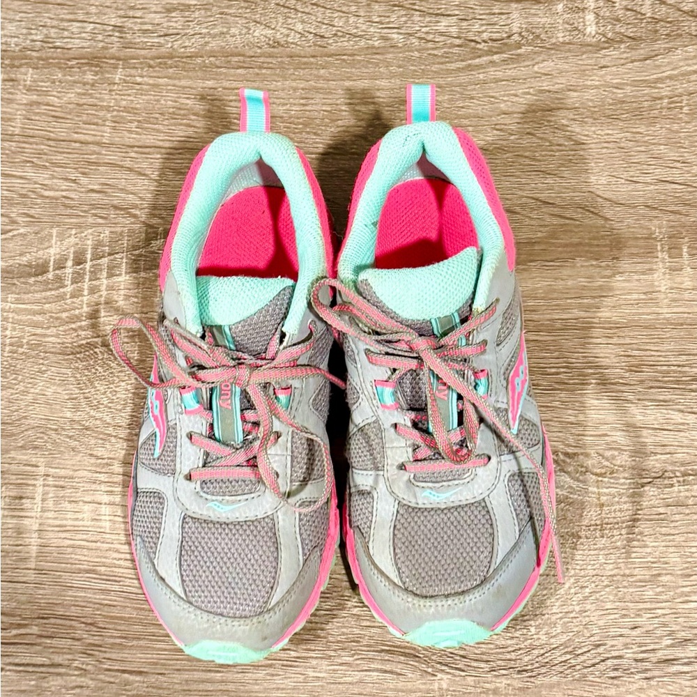 Saucony Sneakers Kids “Escape”. Great condition. Little girls size 1. Lace tie - Picture 4 of 9